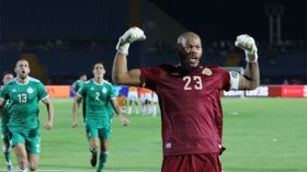 هل نسي الجزائريون مبولحي وهل طوى بلماضي صفحته؟!