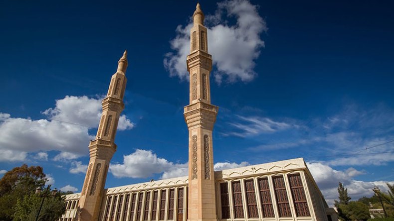 مسجد أول نوفمبر.. قصة مثيرة خطها العقيد الحاج لخضر