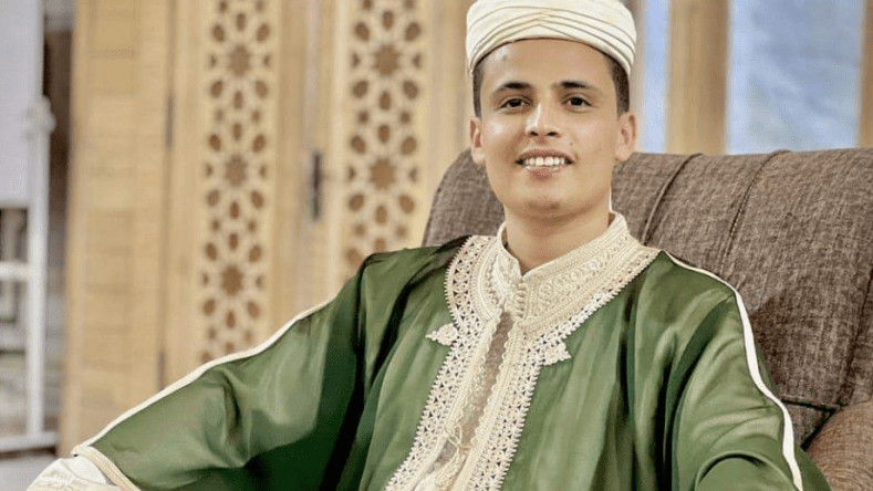 قارئ جزائري يصنع الحدث بصلاة التراويح ويسافر إلى الإمارات بدعوة رسمية