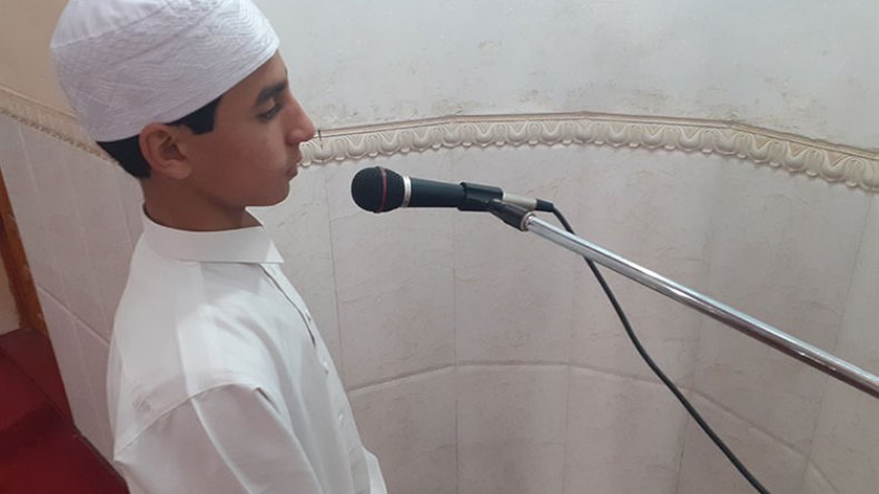 “نذير الرحمن”.. المؤذن الصغير الذي أبهر الكبار