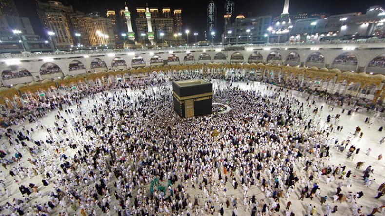 200 ألف جزائري أدوا العمرة في رمضان
