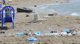 إفطارات جماعية تحول الشواطئ إلى مكبات للنفايات