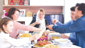 جزائريون يعيشون أجواء رمضانية في شوّال