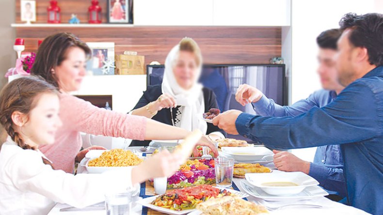 جزائريون يعيشون أجواء رمضانية في شوّال