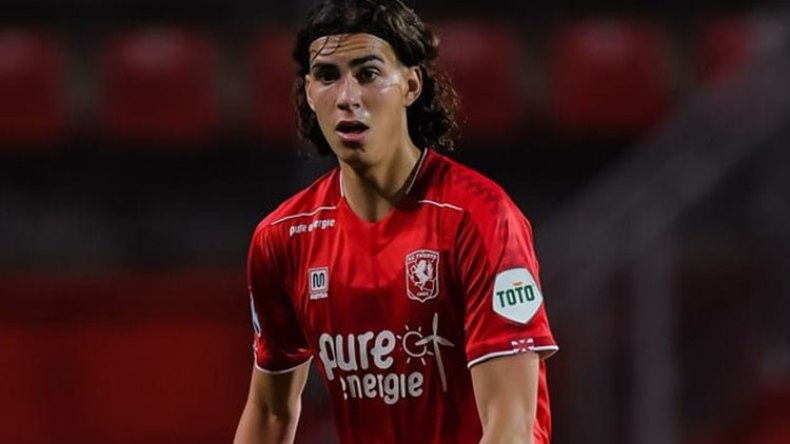 زروقي الأبرز في موقعة تفينتي وشايبي يحصد الثناء في البوندسليغا