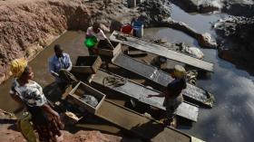 التايمز: اغتصاب وقتل الفتيات يتزايد في تنزانيا للحصول على الذهب!