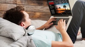 شباب يسهر على وقع نتفلكس في ليالي رمضان