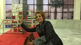 تونس آيت علي تقدم عرض “آلو” بمهرجان مسرح الصحراء بتونس