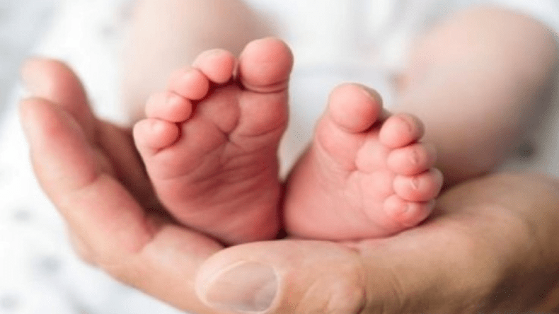 ولادة طفل عراقي بحالة طبية نادرة الحدوث (صورة)