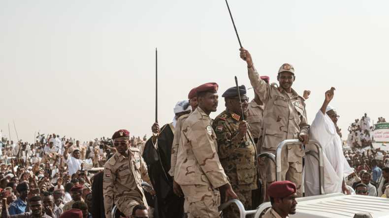 عسكر السودان يتقاتلون على الحكم