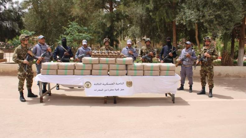 حجز 12 قنطارا من المخدرات على الحدود مع المغرب