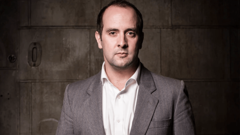 طارق أوريغان.. ملحن من أم جزائرية في مراسم تتويج الملك تشارلز الثالث