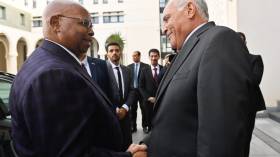 تعزيز التعاون الاقتصادي محور لقاء عطاف مع ئيس المجلس الوطني لزيمبابوي