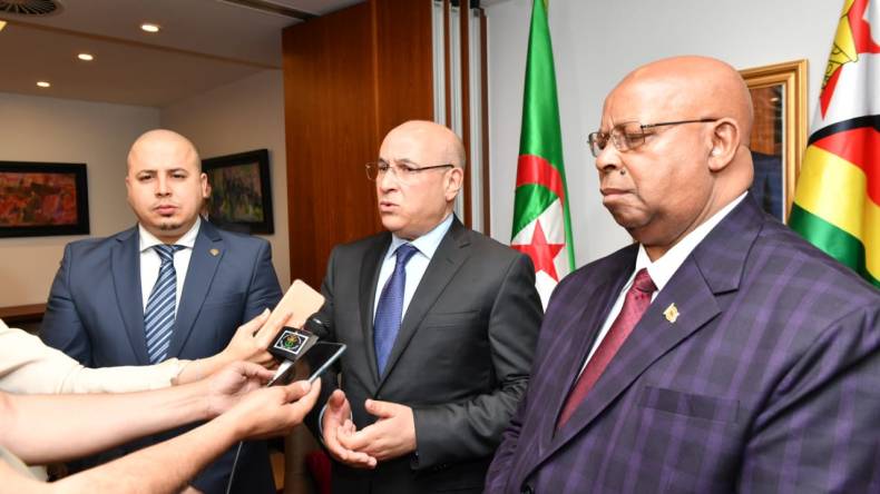 توسيع التعاون الاقتصادي والتجاري بين الجزائر وزيمبابوي