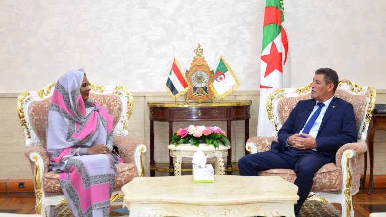 سفيرة السودان تشيد بموقف الجزائر المتوازن تجاه الأزمة في بلادها