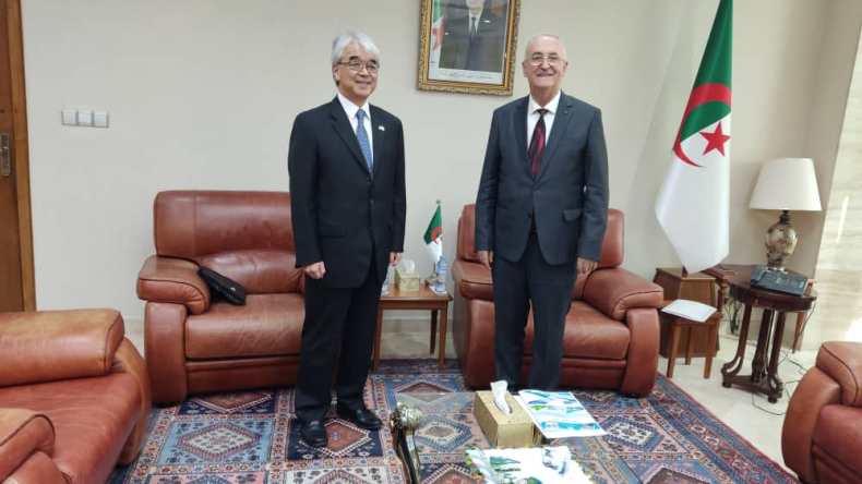 تعزيز العلاقات الإقتصادية محور لقاء وزير المالية مع السفير الياباني