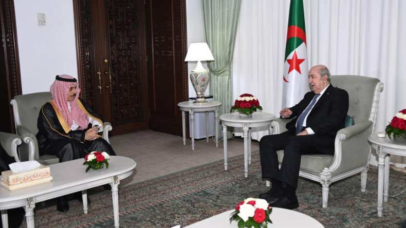 بالصور.. رئيس الجمهورية يستقبل وزير الخارجية السعودي