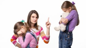 7 صفات تجعل الأم الشريرة مربية مثالية