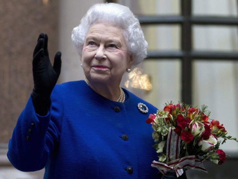 Le FBI dévoile des menaces contre la reine Elizabeth II lors de voyages aux États-Unis