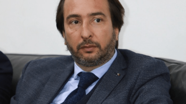 الرئيس تبون يستقبل رئيس مجلس تجديد الاقتصاد الجزائري كمال مولى