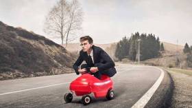 أطفال في أجساد رجال.. أزواج مصابون بمتلازمة بيتر بان