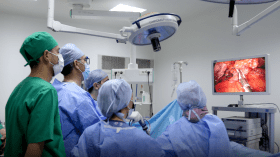 اتصالات الجزائر تشغّل عمليات جراحية بتقنية التحاضر المرئي عن بعد