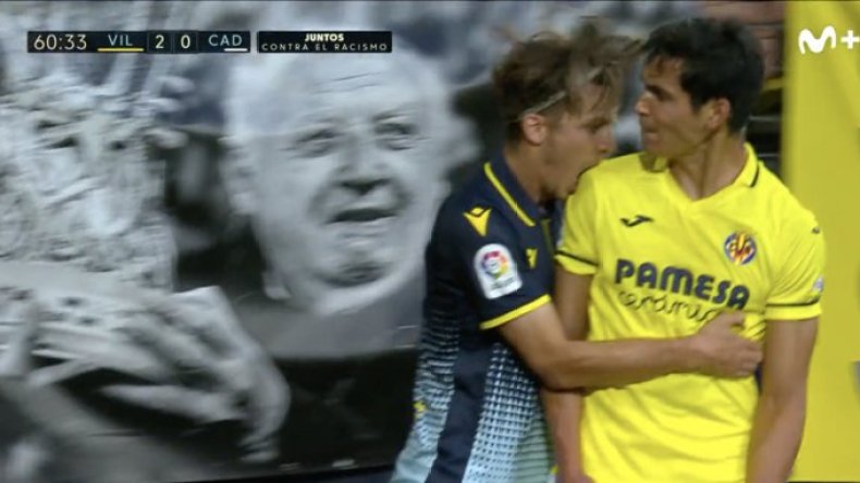 بِالفيديو: لاعب إسباني يعضّ ماندي!