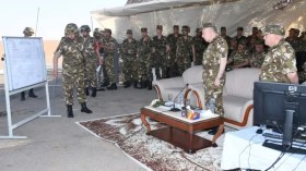 Chanegriha supervise à Tindouf un exercice tactique avec munitions réelles