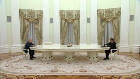 “Vassalisation” de Moscou par Pékin: le Kremlin dénonce la “compréhension erronée” de Macron