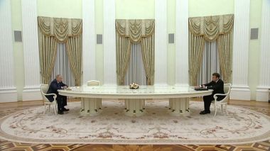 “Vassalisation” de Moscou par Pékin: le Kremlin dénonce la “compréhension erronée” de Macron