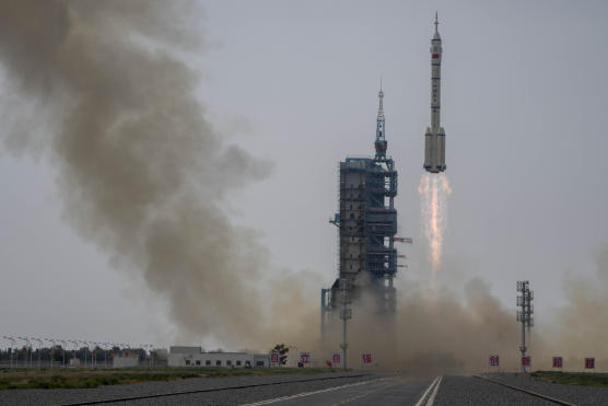 La Chine envoie un premier astronaute civil dans l’espace