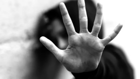 فيديو لشابة ليبية تتوسل محتجزيها أثناء تعرضها للاغتصاب يهزّ الشبكات