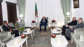 توحيد مواقف الجزائر وليبيا إزاء التطورات في السودان (فيديو)