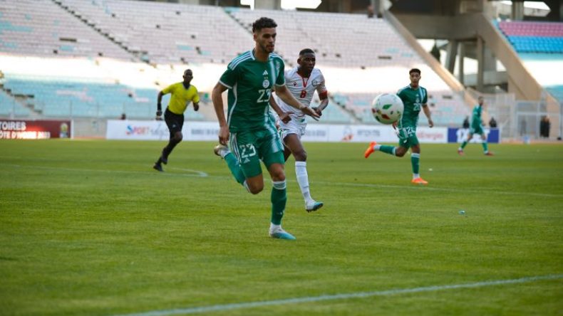 دولي جزائري يروي قصّة تدافع الجمهور طلبا لِصداقته افتراضيًّا
