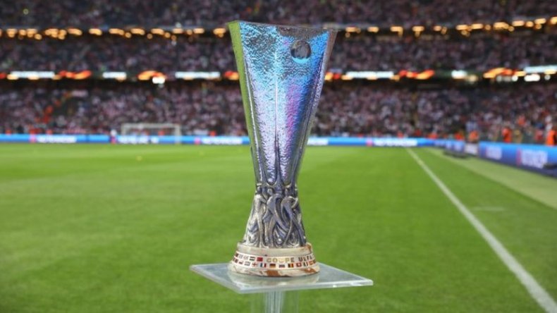 عمورة يفتكّ بطاقة الدوري الأوروبي