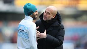 بِالفيديو: كيف كان سيتصرّف غوارديولا لو ردّ عليه محرز بِهذه الطريقة؟