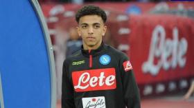 لاعب جزائري يخلف بن ناصر ويُحرز لقب البطولة الإيطالية