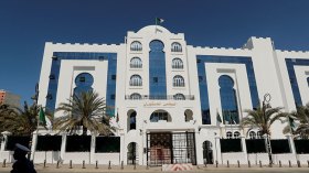 المحكمة الدستورية تنهي الجدل بشأن مسالة إسقاط الحصانة البرلمانية