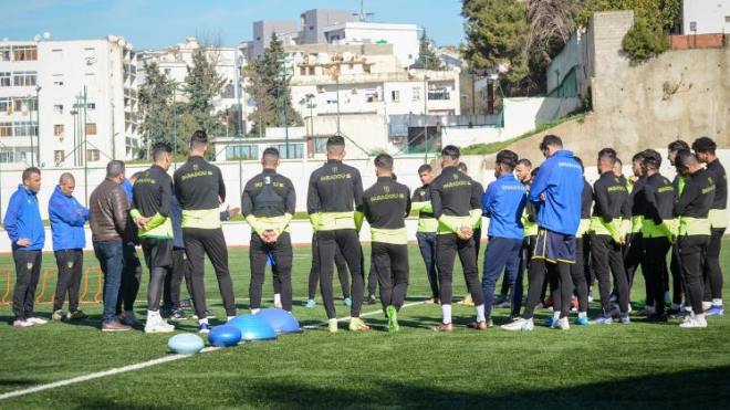 البارادو يفوز دون أن يتخلّص من شبح النّزول