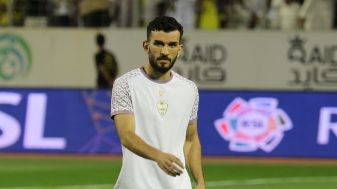بِالفيديو: سعيود يُفسّر ركله لِكرسيٍّ وعدم مصافحة المدرب
