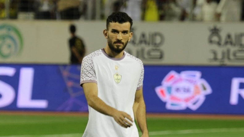 بِالفيديو: سعيود يُفسّر ركله لِكرسيٍّ وعدم مصافحة المدرب