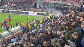 بِالفيديو: بن رحمة وزملاؤه يردّون على اعتداءات لِمُتعصّبين هولنديين