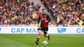 مدرب نيس يتحدّث عن مستقبل بوعناني