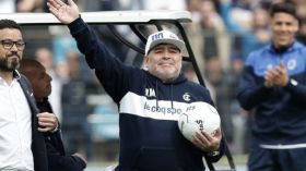 اختراق صفحة مارادونا في “الفيسبوك”