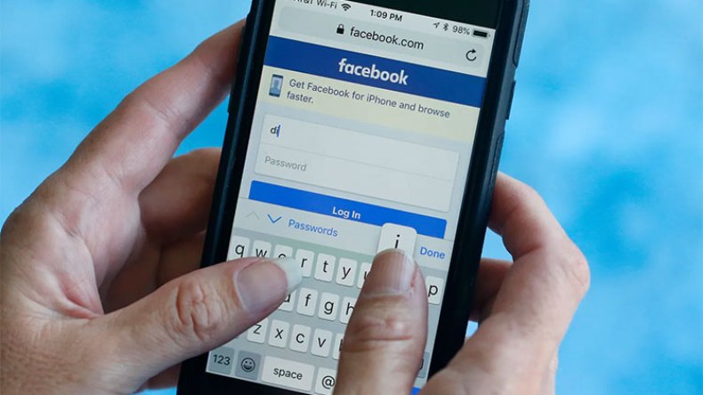 نصابون يستغلون “فايسبوك” للاعتداء على ضحاياهم وسلبهم أموالهم