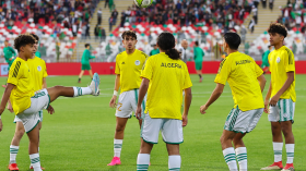 منتخب أقل من 17 سنة أخرصَ كل من يدافع عن المحليين