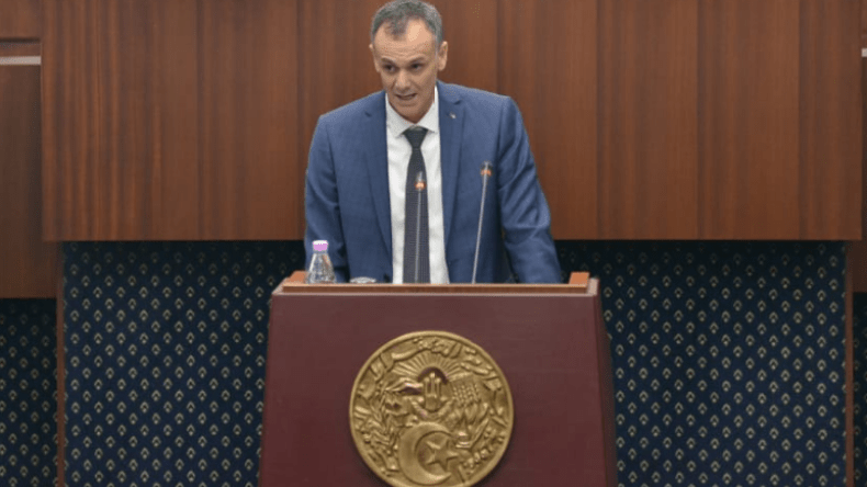 الوزير حماد ينصّب اللجنة المنظمة للألعاب العربية “الجزائر 2023”