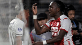 بعد فينيسيوس في إسبانيا.. هتافات عنصرية ضد لاعب كولومبي في الأرجنتين