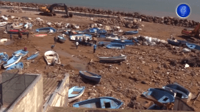 منازل دمرت وسفن أغرقتها الأوحال .. مشاهد مرعبة لمخلفات سيول تيبازة