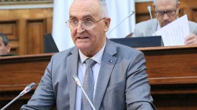 مُساءلة المديرين وتقييم الأداء كل ثلاثي بداية من جويلية